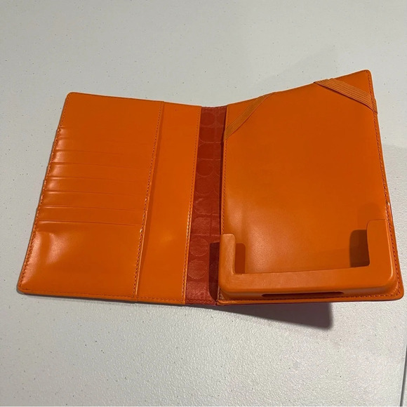 Kate Spade Kindle Cover - Picture 2 of 5